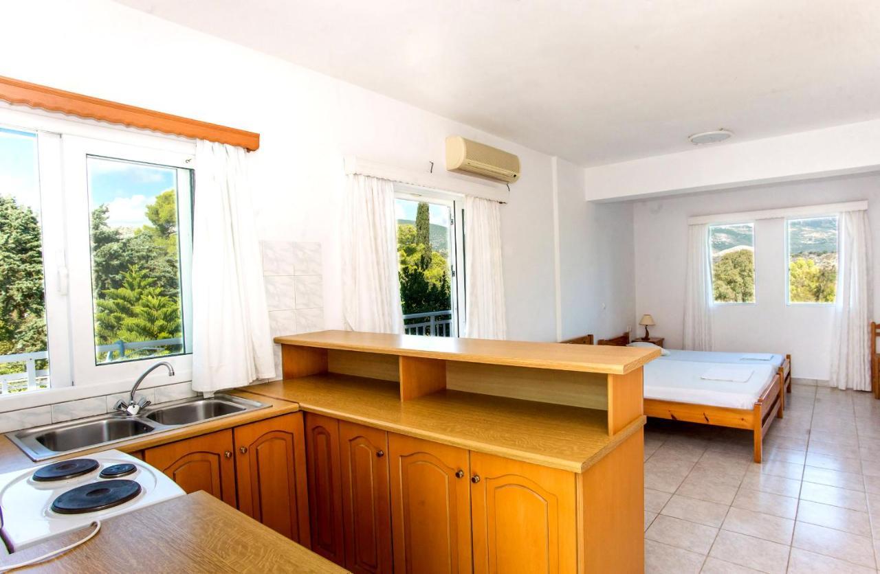 ספרטיה Blue White Apartments - Kefallonia Poolside Retreats מראה חיצוני תמונה